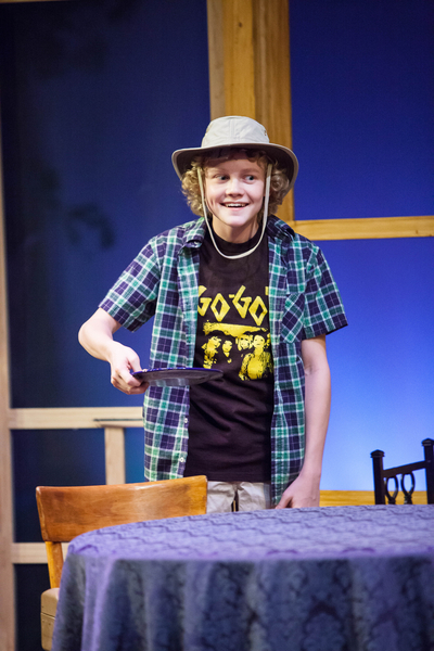 Ian Bejster as Billy Ray